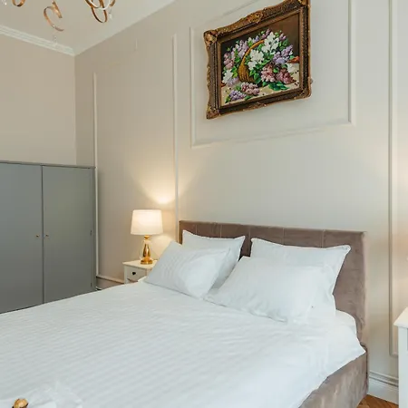 Old Town Square * Cluj-Napoca